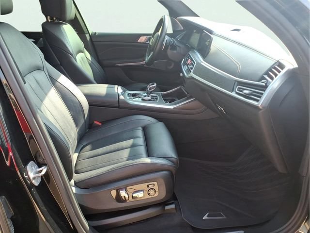 Used 2021 Black BMW M50i image 24
