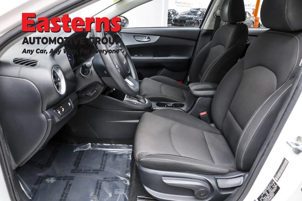 Used 2022 White Kia LXS image 14