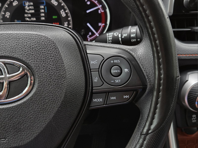 Used 2019 Blue Toyota Adventure image 15