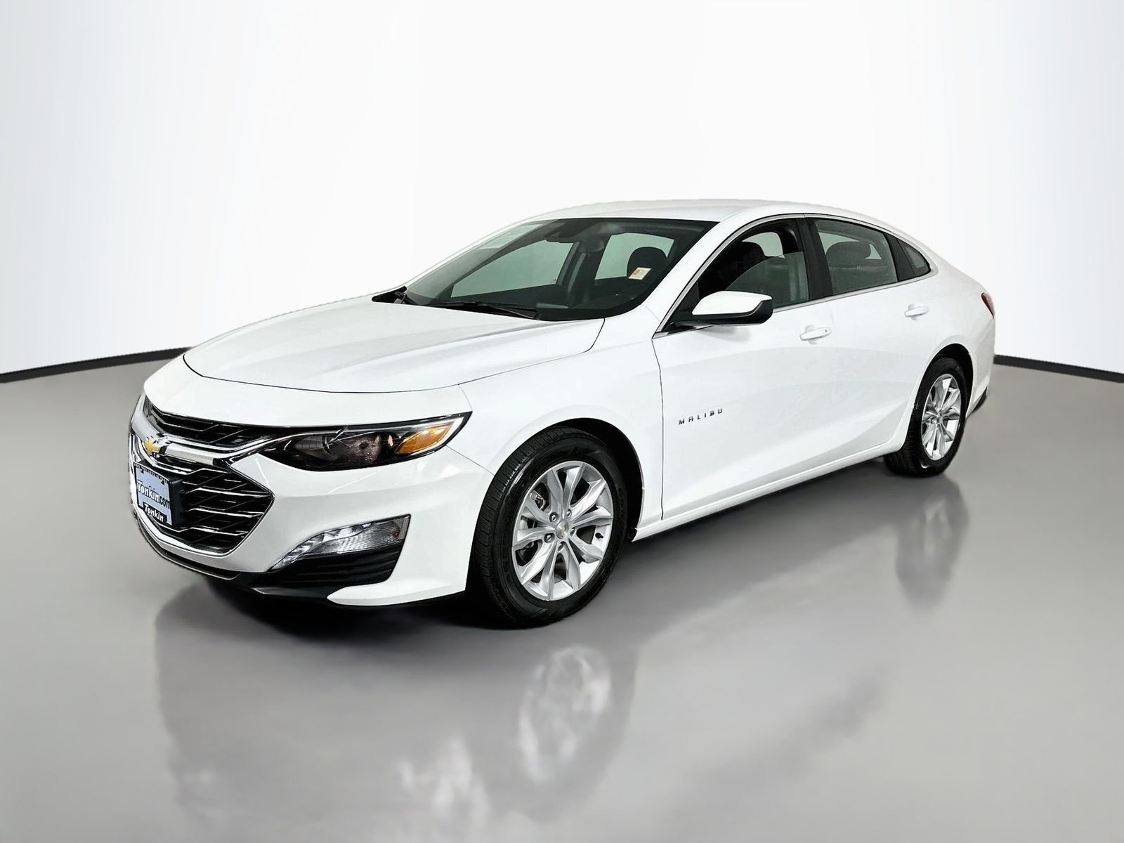 Used 2023 Summit White Chevrolet LT image 4