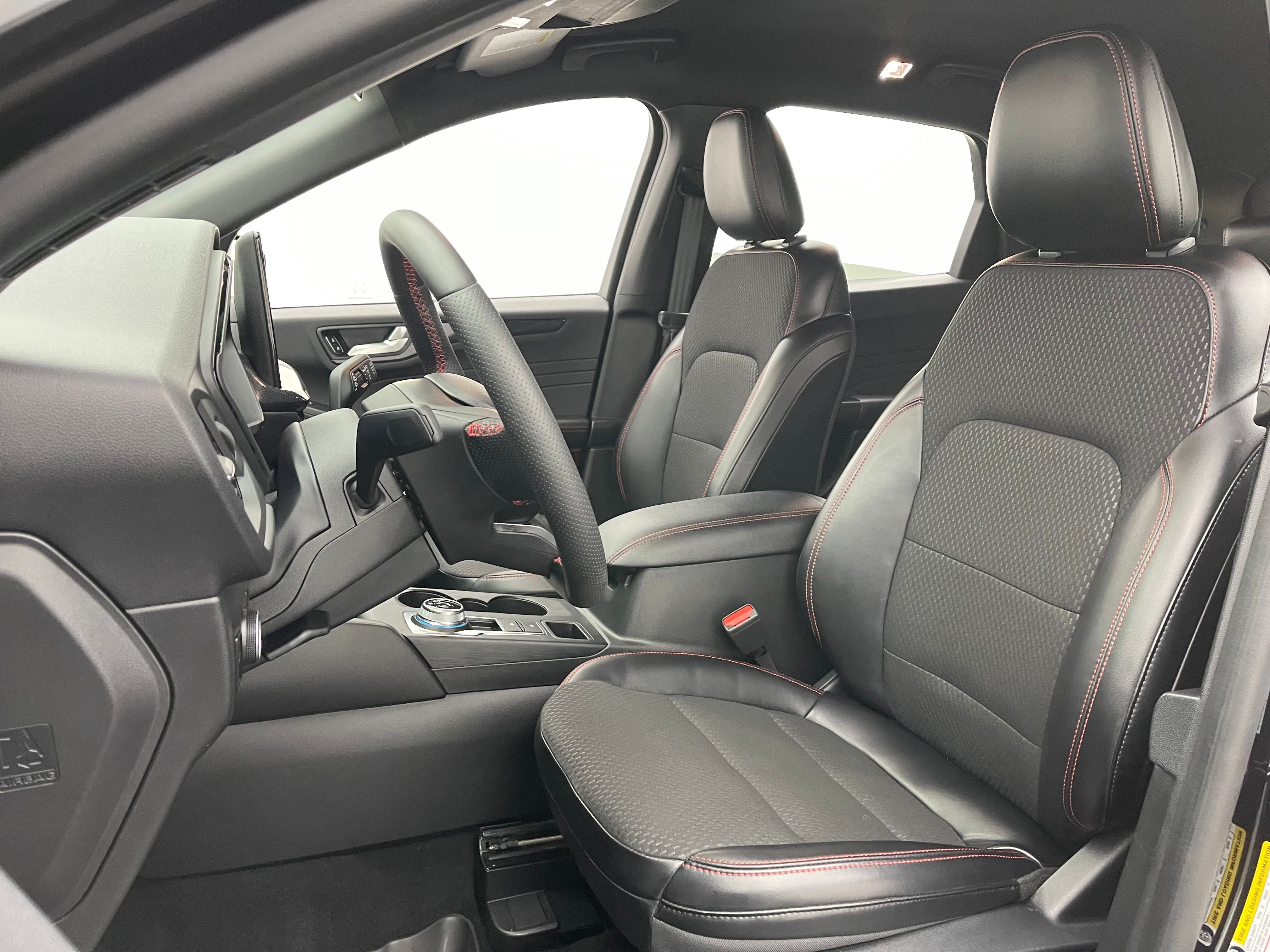 Used 2024 Black Metallic Ford ST-Line image 18