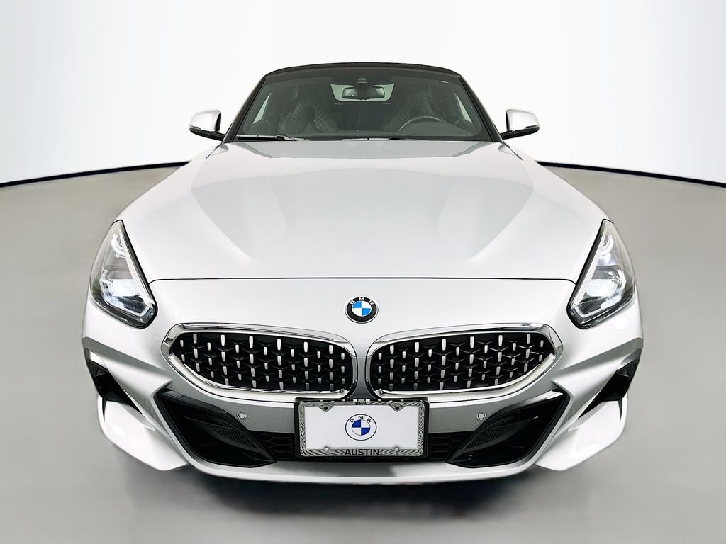 Used 2022 Glacier Silver Metallic BMW sDrive30i image 2