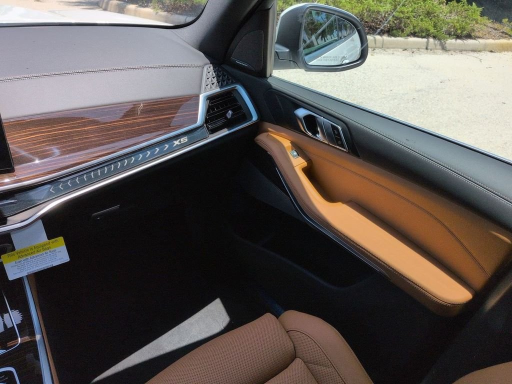 New 2026 Alpine White BMW xDrive40i image 17