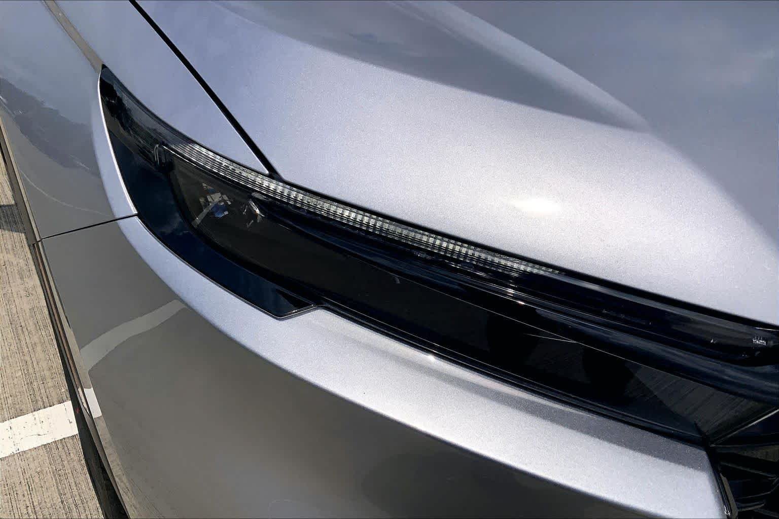 New 2026 Solar Silver Metallic Honda 2WD Sport Hybrid image 13
