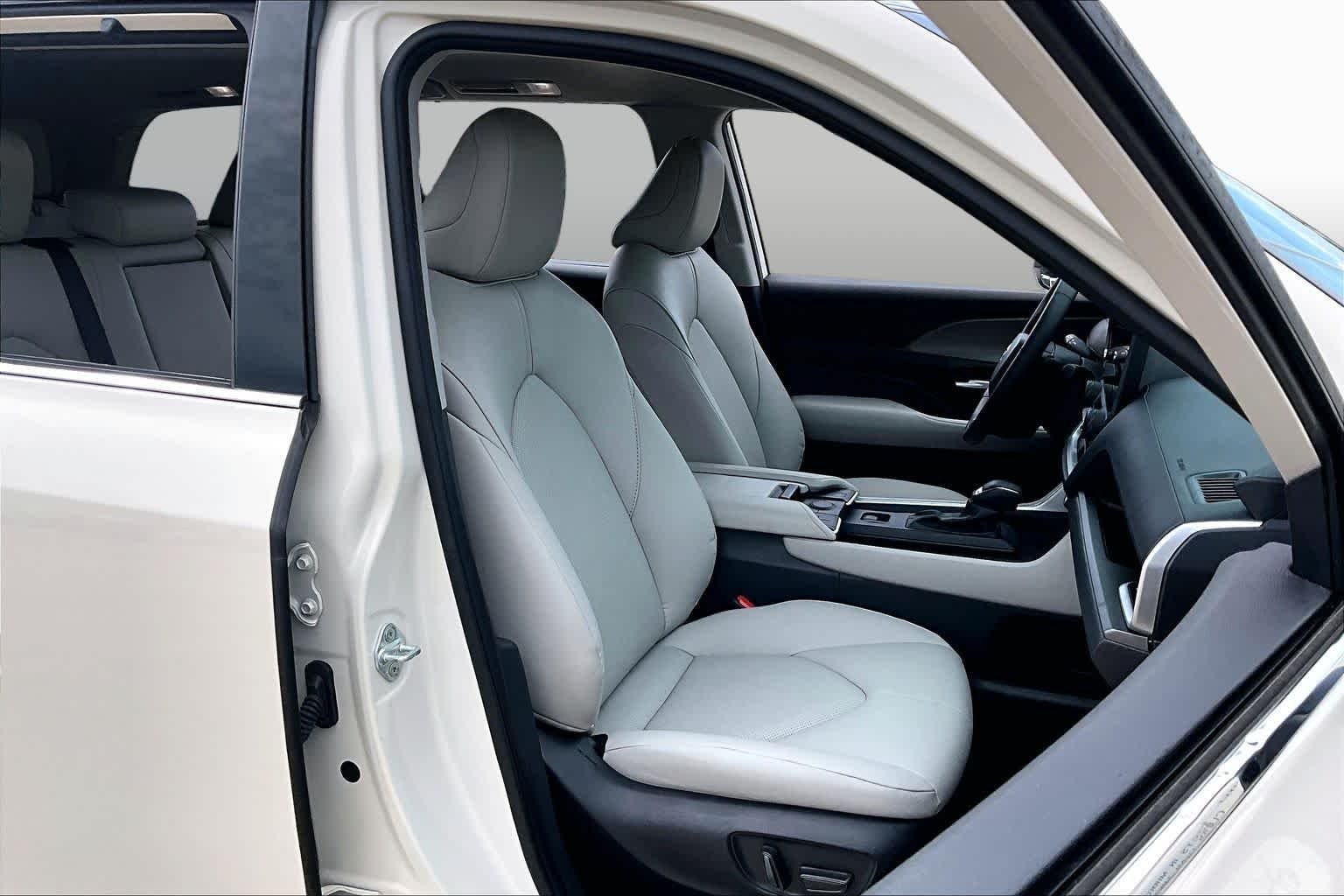 Used 2024 Coastal Cream Toyota XLE image 9