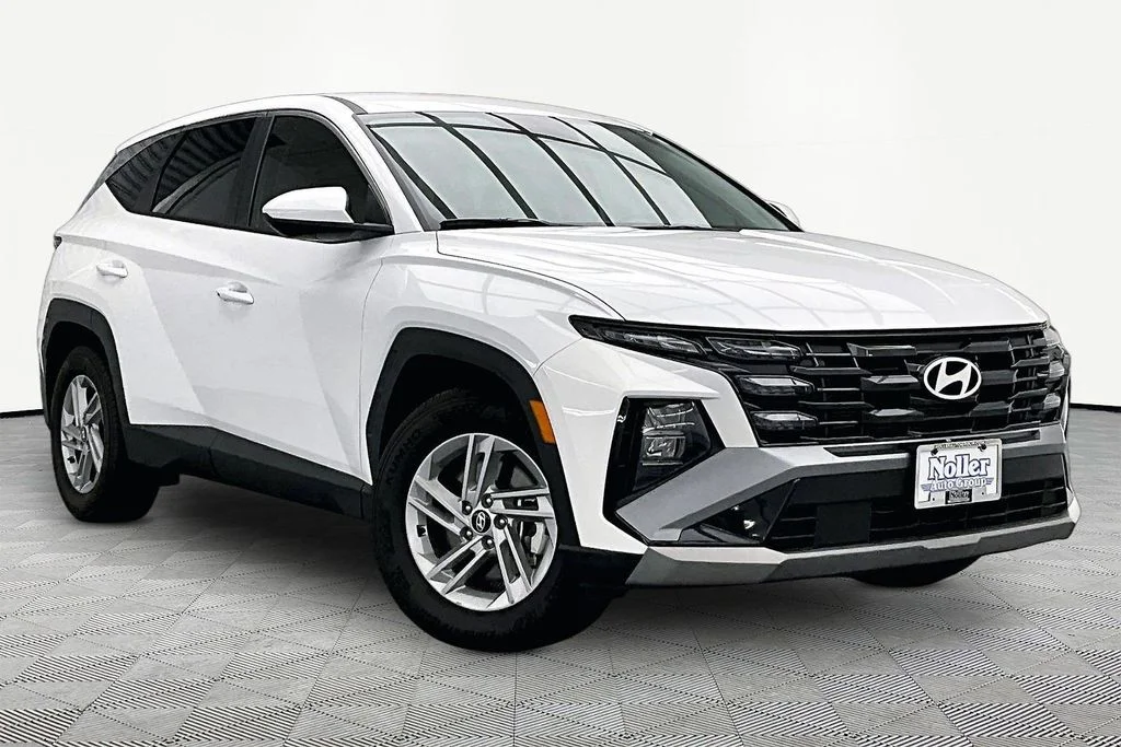 Certified Used 2025 White Pearl Hyundai SE image 12