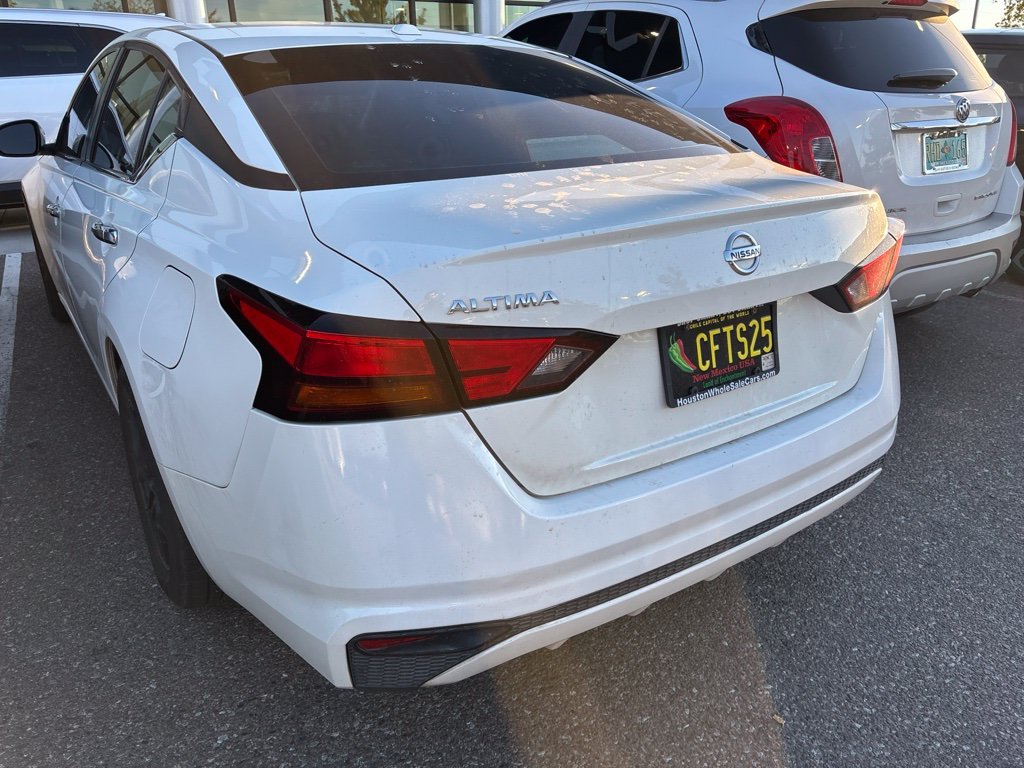 Used 2020 White Nissan 2.5 S image 9
