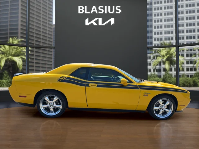 Used 2010 Yellow Dodge R/T image 6