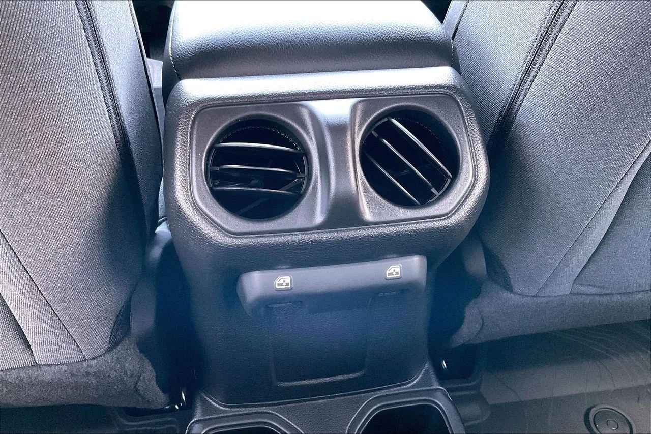 New 2026 Reign Jeep Sport S image 13