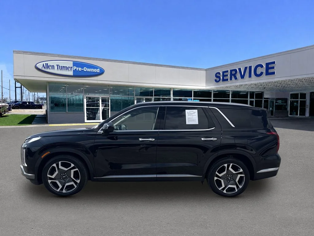 Used 2023 Abyss Black Pearl Hyundai Limited image 5