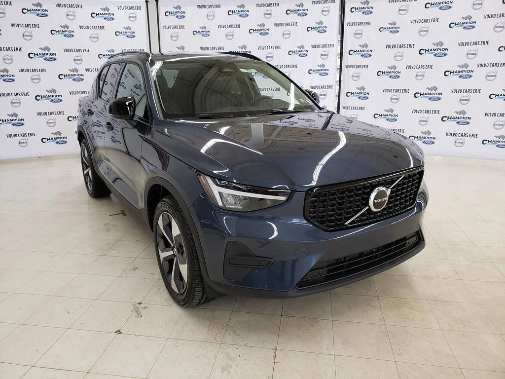 2026 Volvo XC40 B5 Core Dark AWD's photo