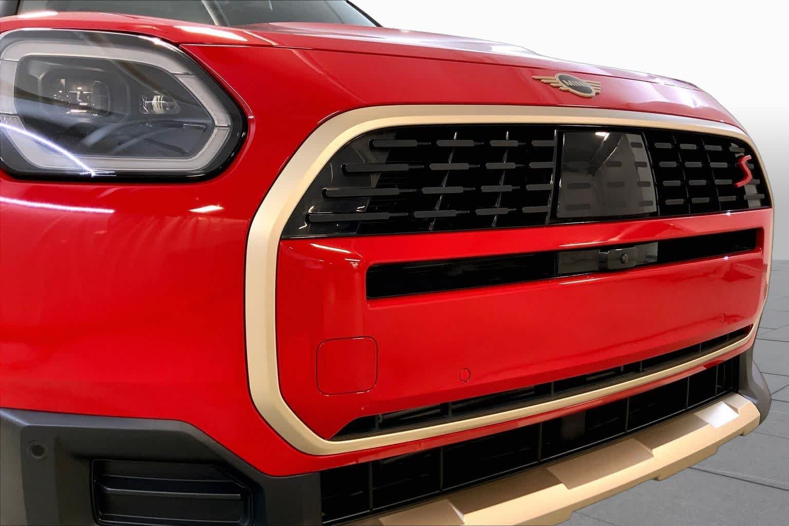 Used 2025 Chili Red II MINI S image 32