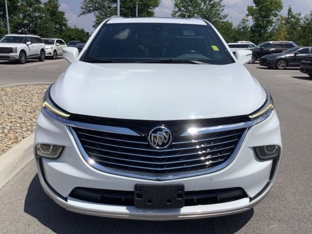 Used 2023 Summit White Buick Essence image 2
