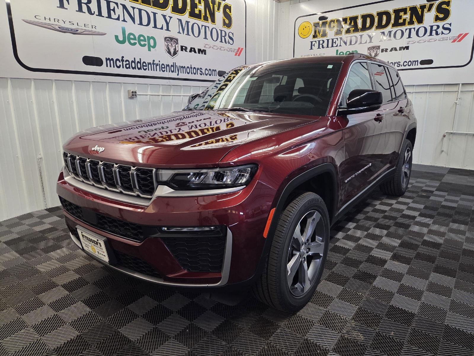 New 2026 Velvet Red Pearl-Coat Exterior Paint Jeep Limited image 6