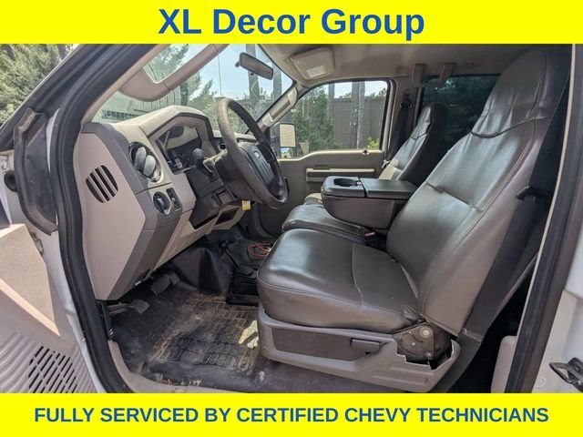 Used 2010 White Ford XL image 13
