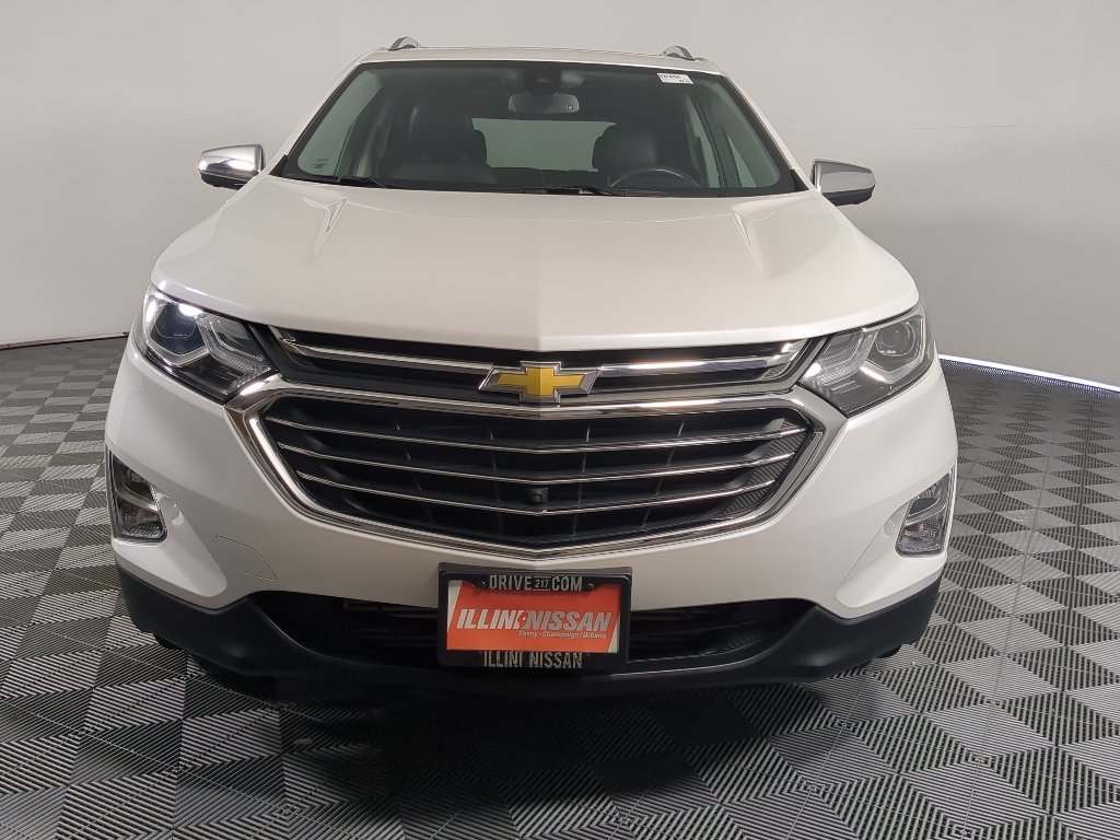 Used 2020 Iridescent Pearl Tricoat Chevrolet Premier image 4