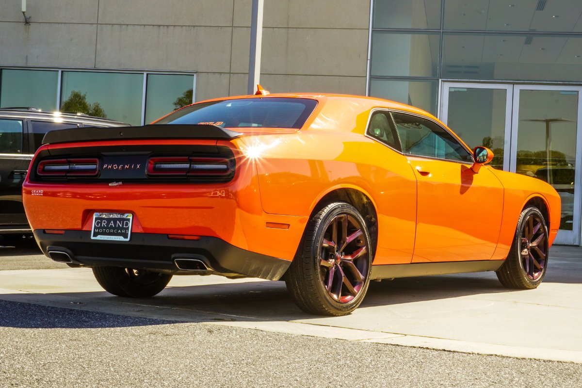 Used 2021 Orange Dodge SXT image 15