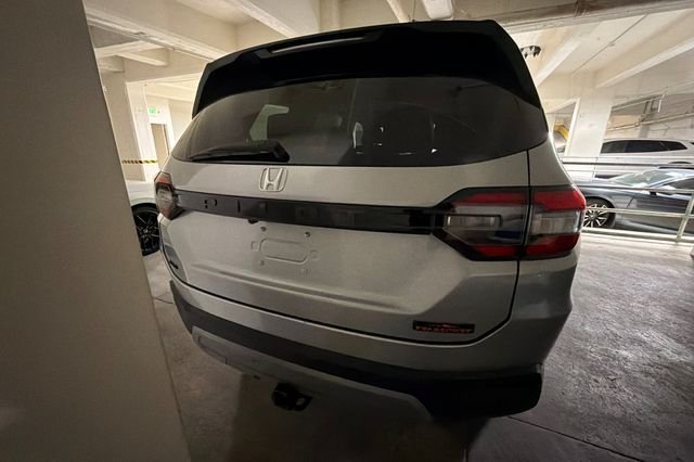 Used 2025 Lunar Silver Metallic Honda TrailSport image 9