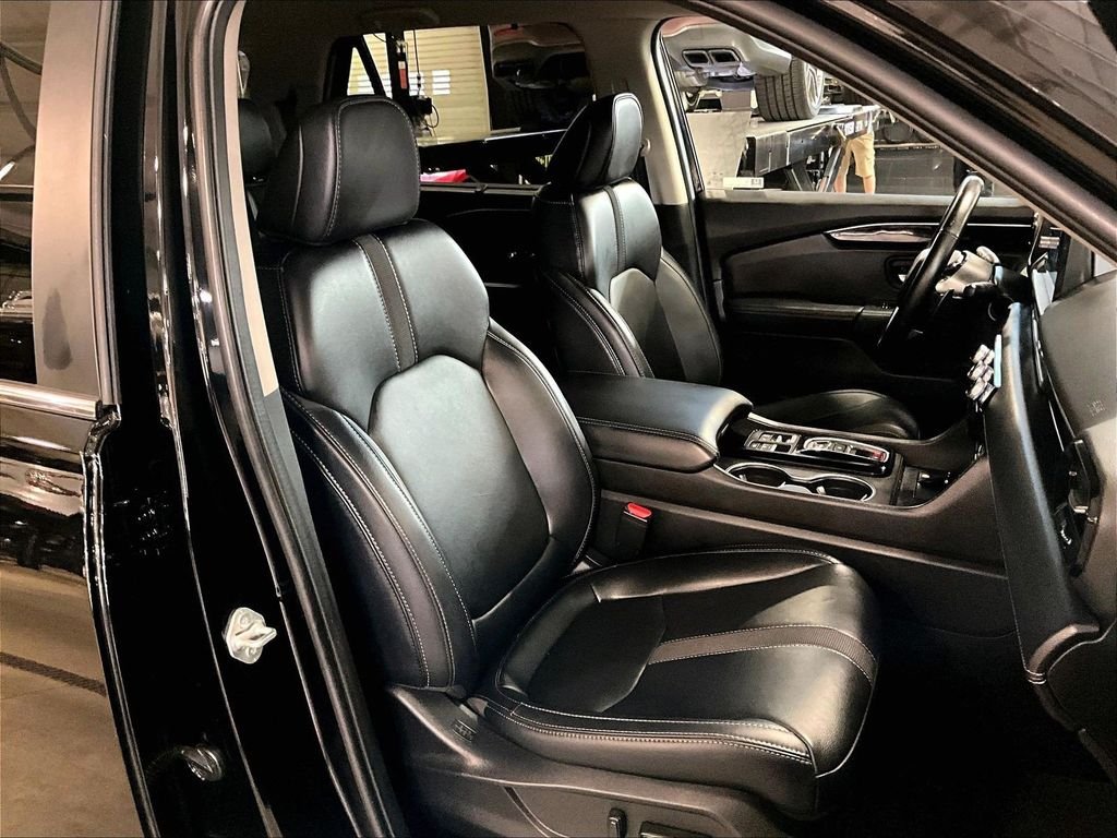 Used 2025 Black Honda EX-L image 11