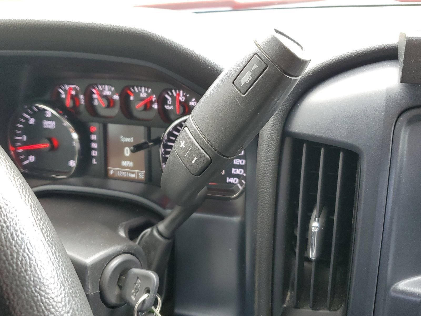 Used 2018 Red Chevrolet Custom image 21