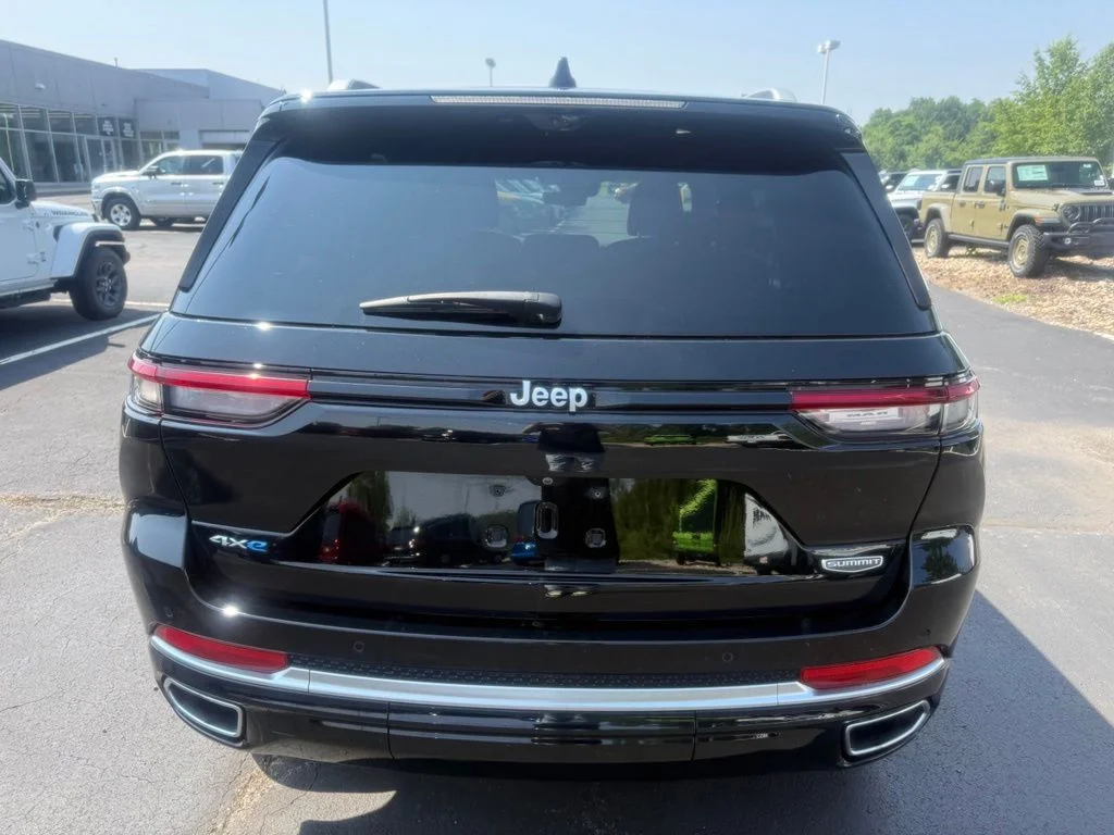 Certified Used 2023 Black Jeep Summit 4xe image 5