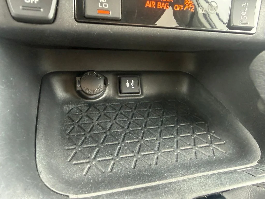 Used 2019 White Toyota XLE image 23