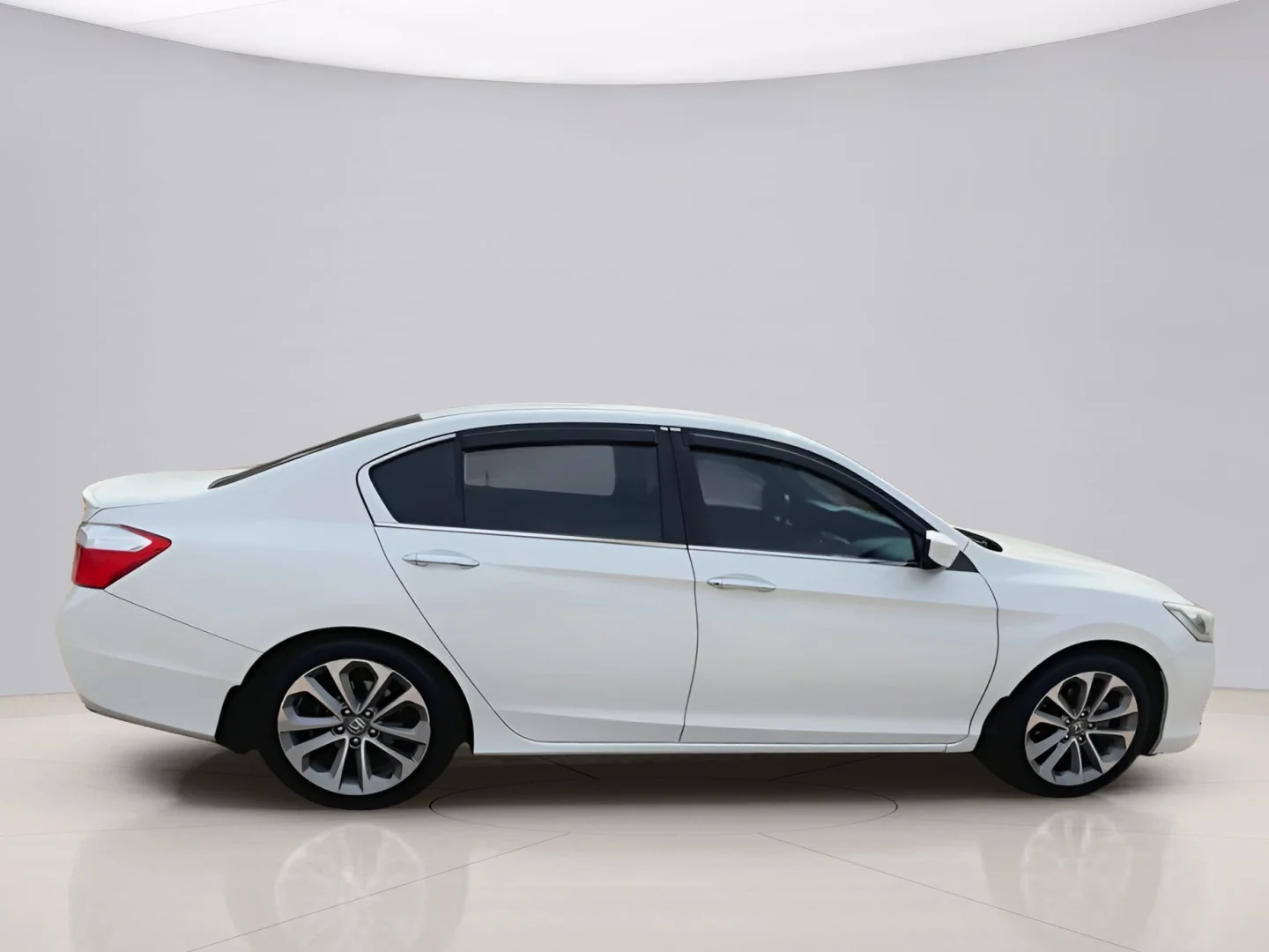Used 2013 White Honda SPORT image 9