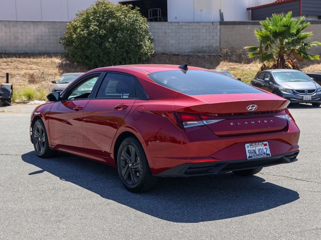 Used 2023 Red Hyundai SEL image 5