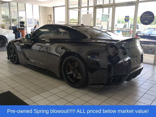 Used 2009 Black Nissan Premium image 10
