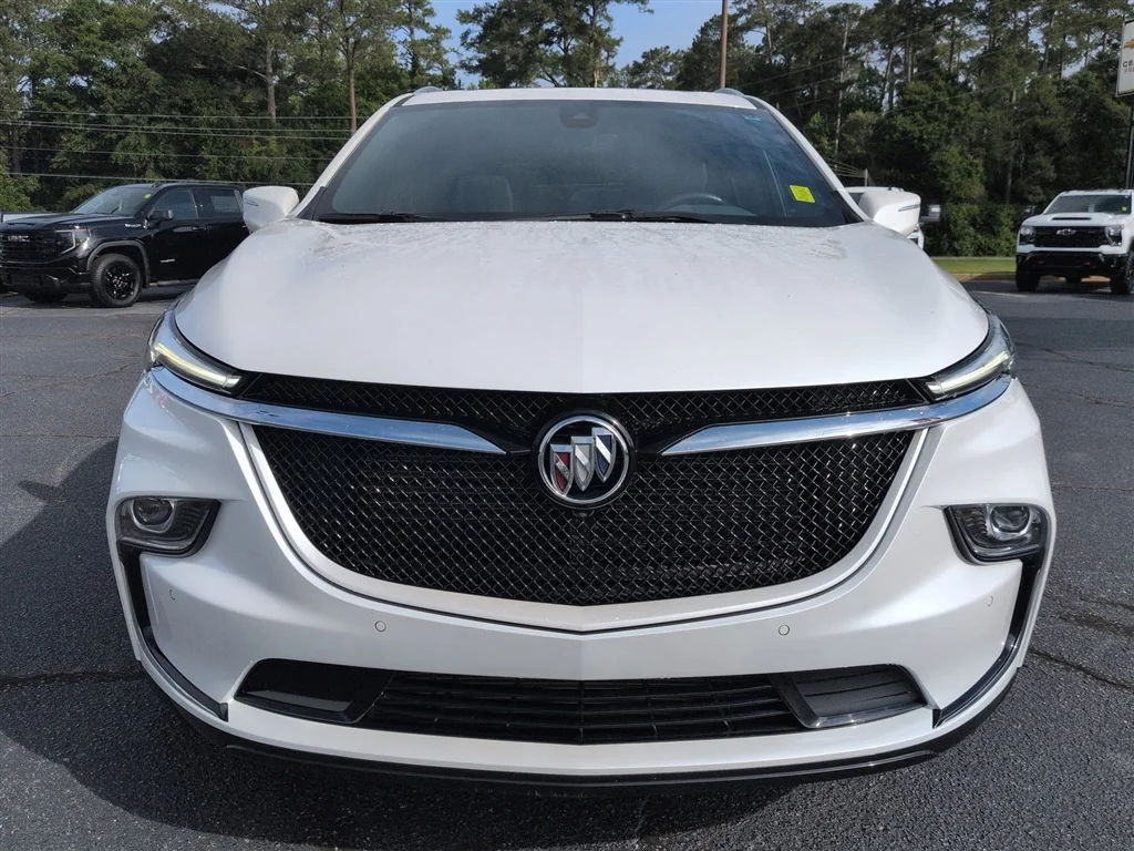 Used 2024 White Frost Tricoat Buick Essence image 32