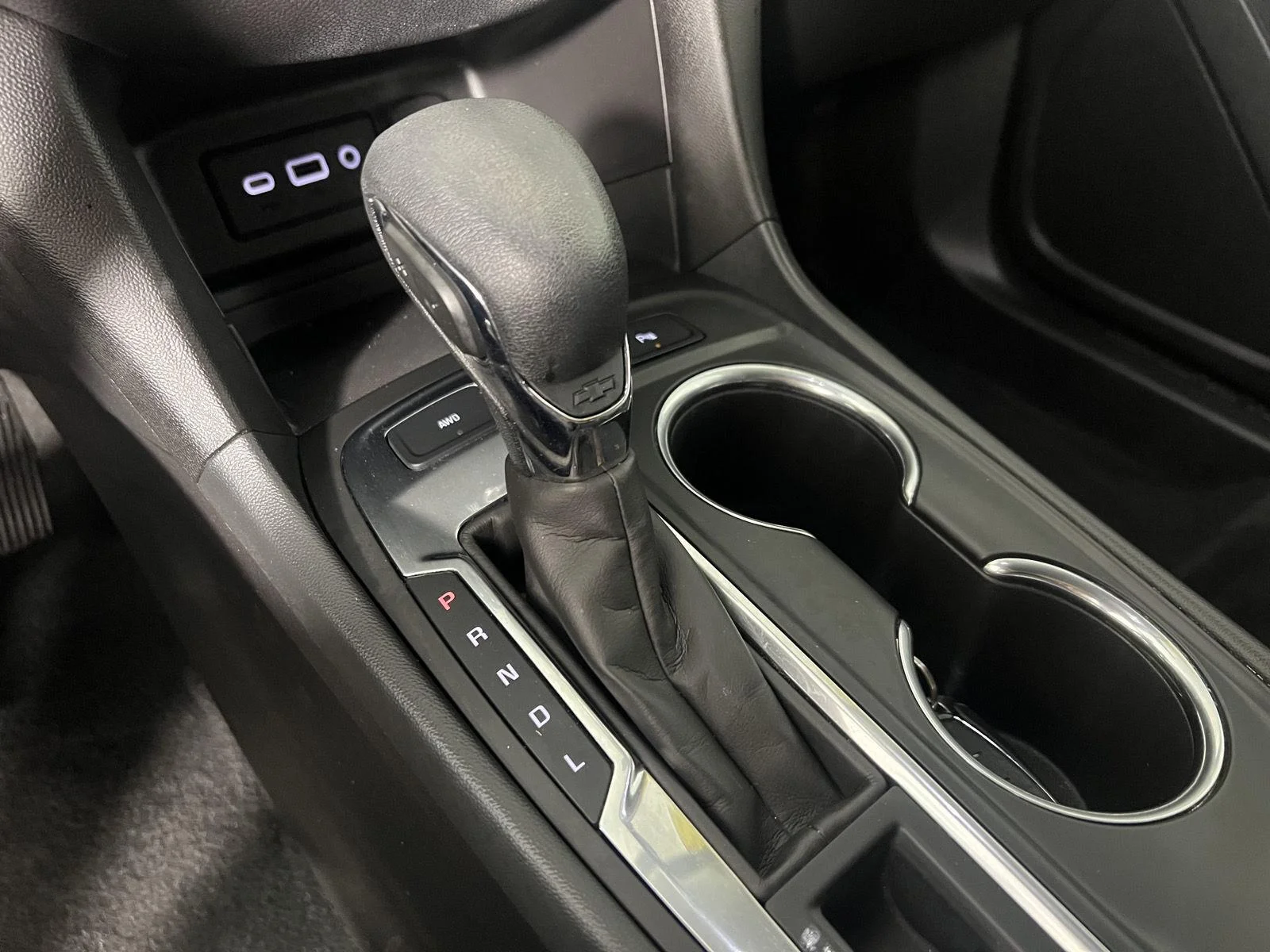 Used 2024 Mosaic Black Metallic Chevrolet LT image 39