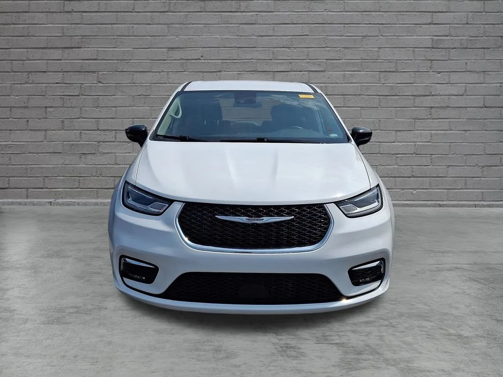 Used 2024 Bright White Cl Chrysler Touring L image 2