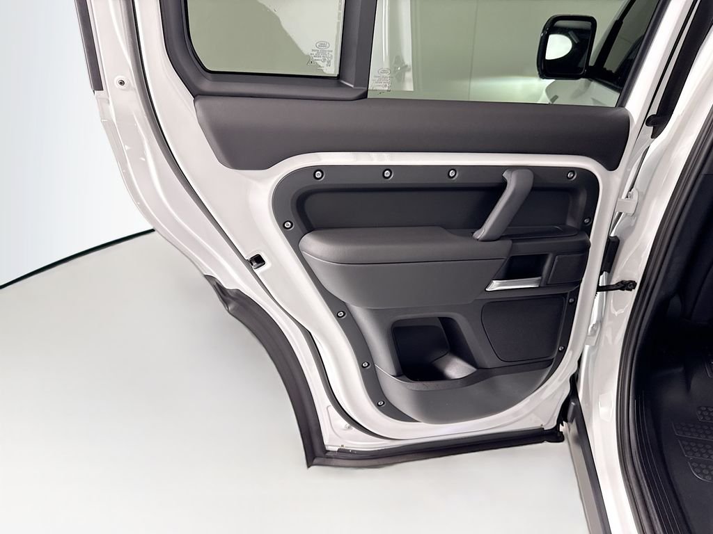 Used 2026 Fuji White Land Rover S image 28
