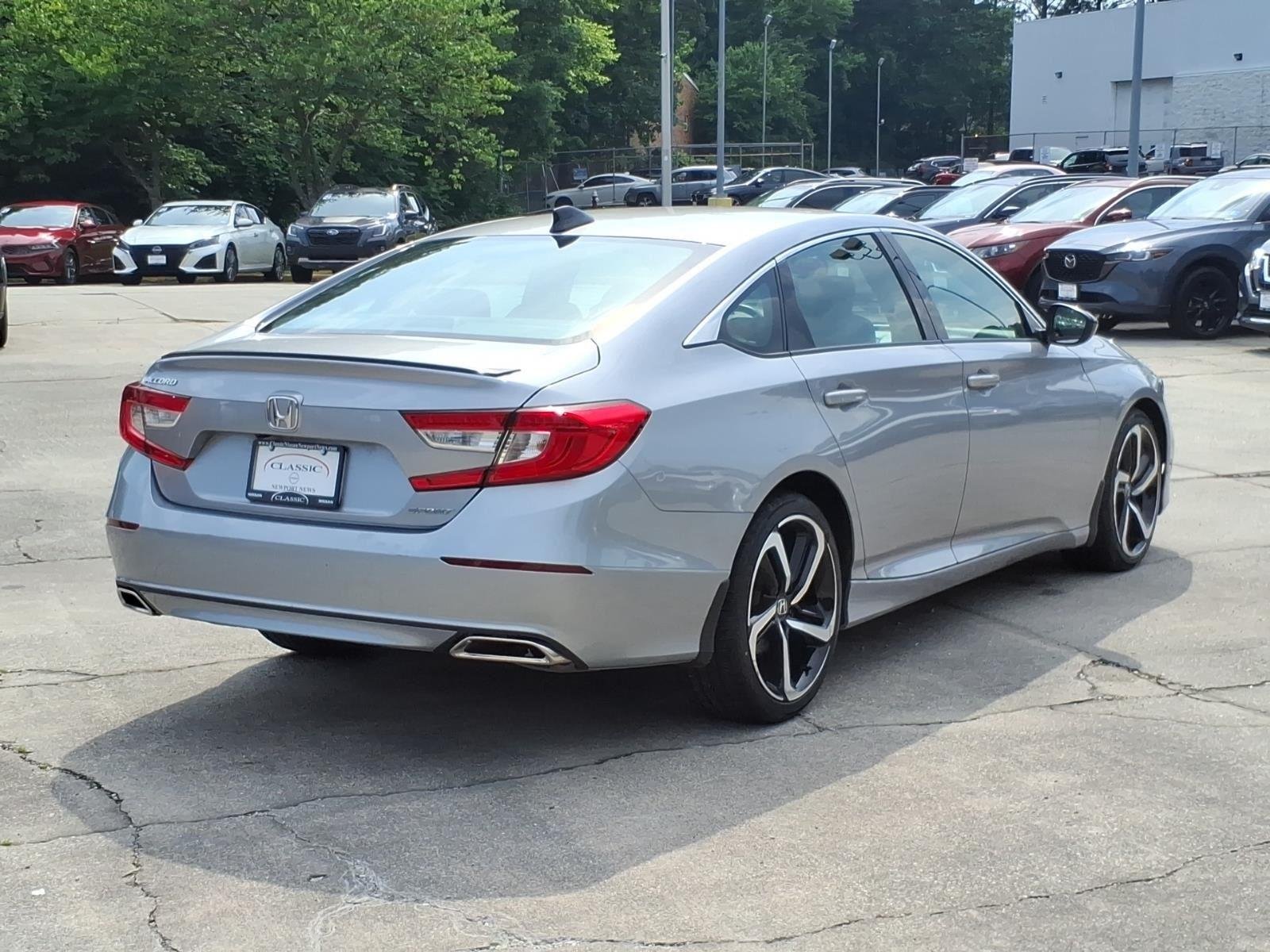 Used 2022 Lunar Silver Metallic Honda Sport image 7