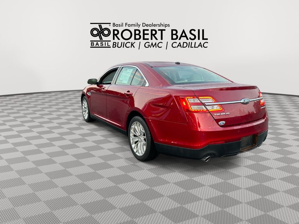 Used 2019  Ford Limited image 6