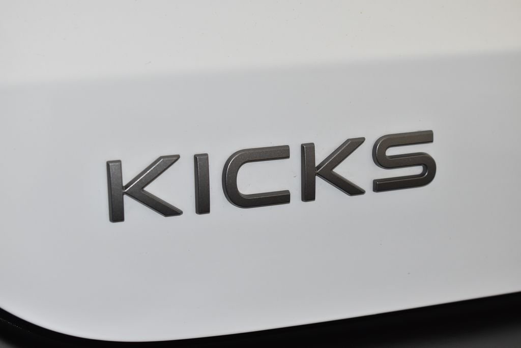 Certified Used 2025 White Nissan S image 9