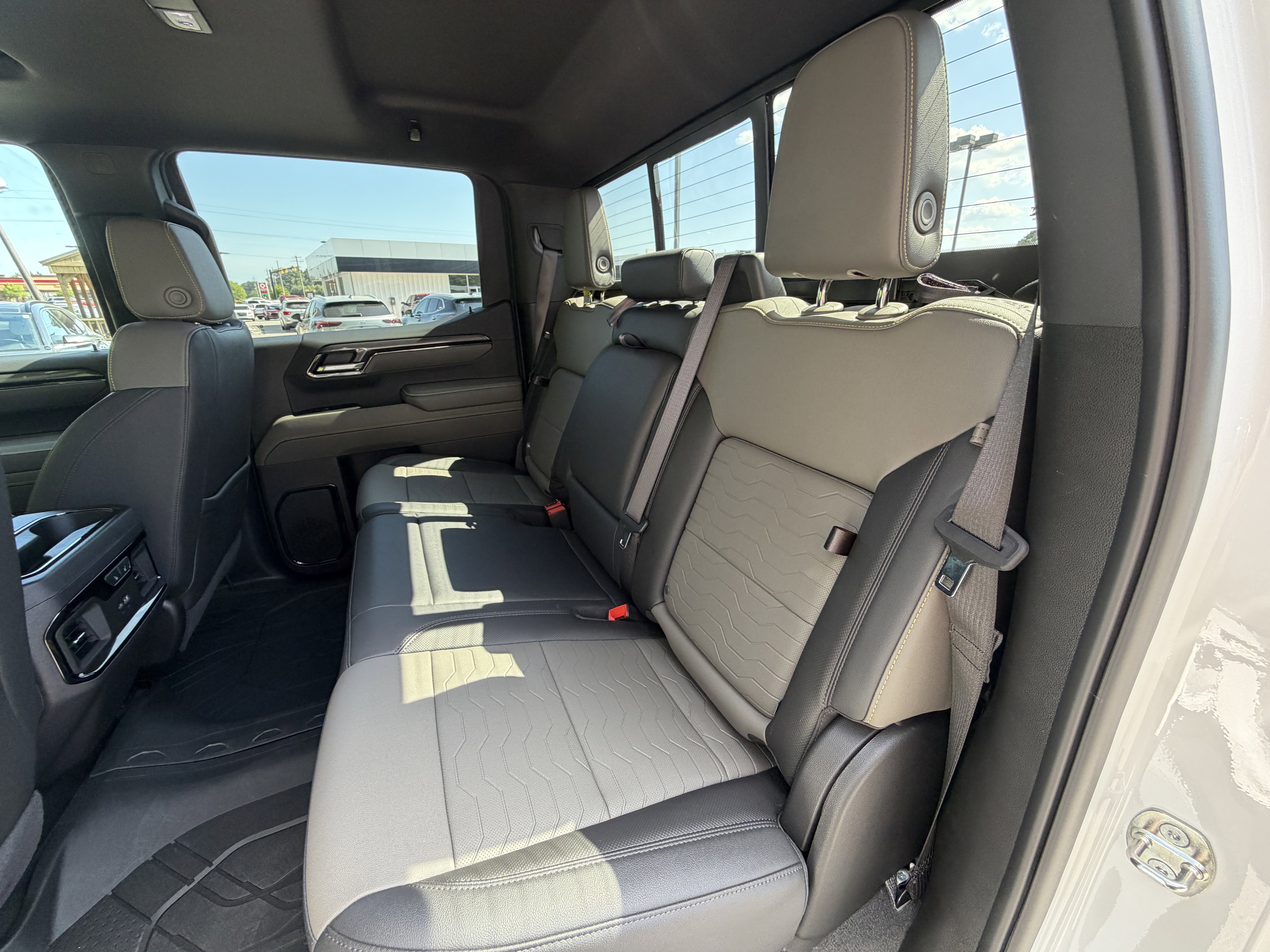 2024 Chevrolet Silverado 1500 ZR2 - Photo 19
