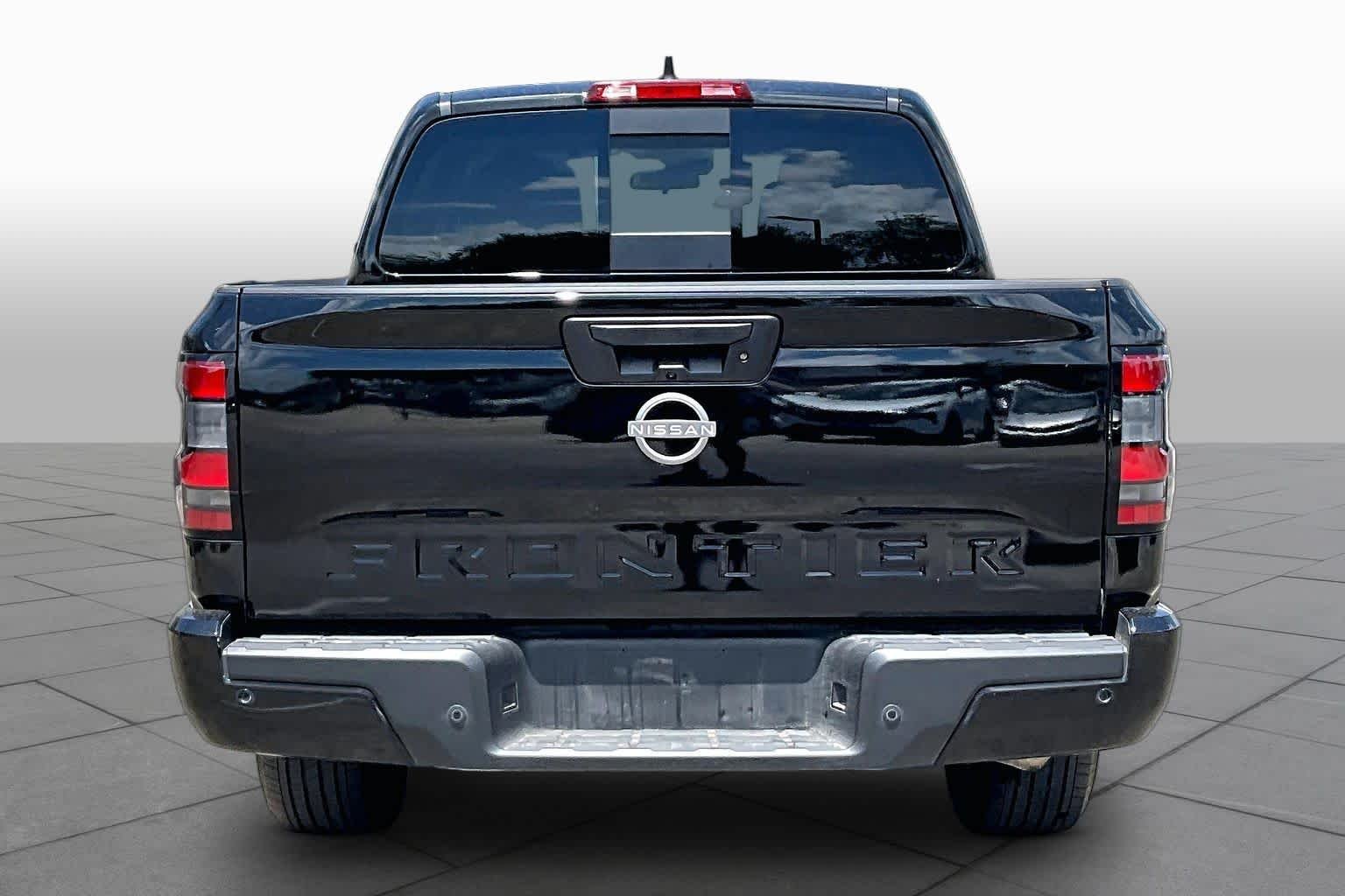 Used 2025 Super Black Nissan SV image 5