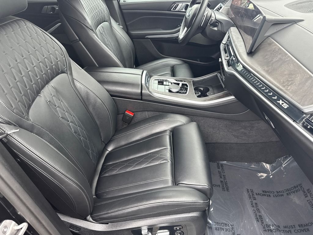 Used 2026 Black BMW xDrive40i image 13