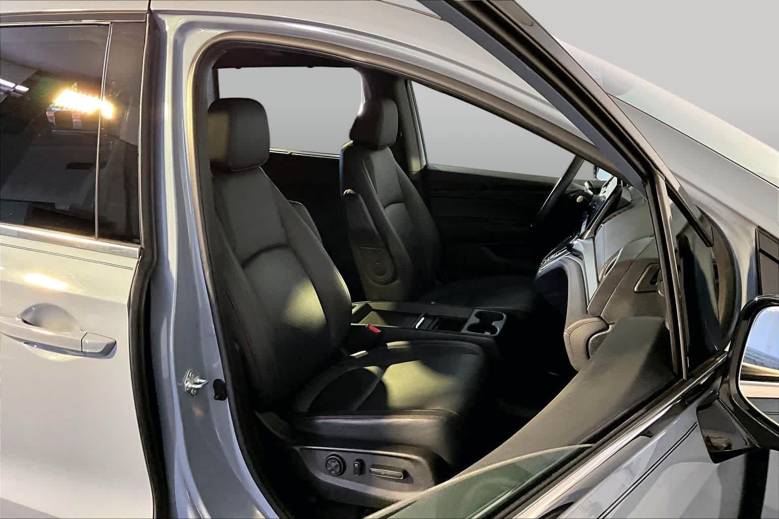 Used 2023 Sonic Gray Pearl Honda Sport image 8