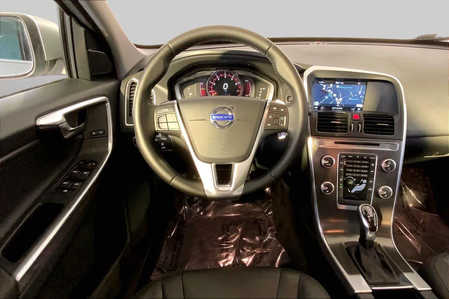 Pre-Owned 2015 Volvo XC60 T6