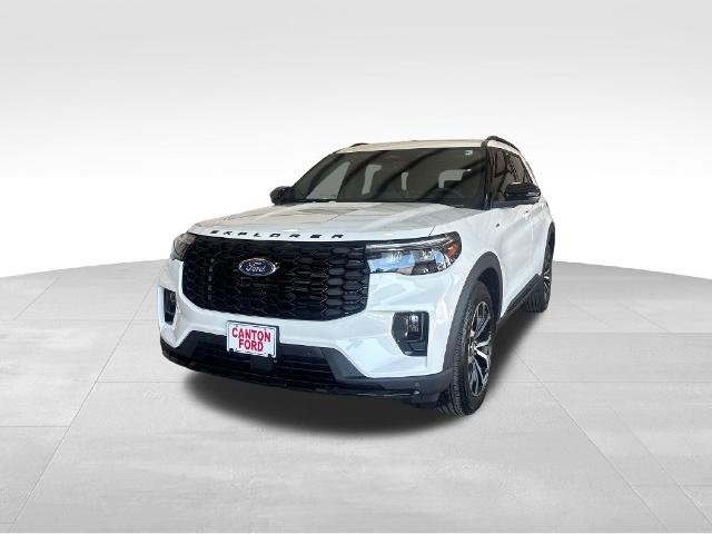 New 2026 Star White Metallic Tri-Coat Ford ST-Line image 1