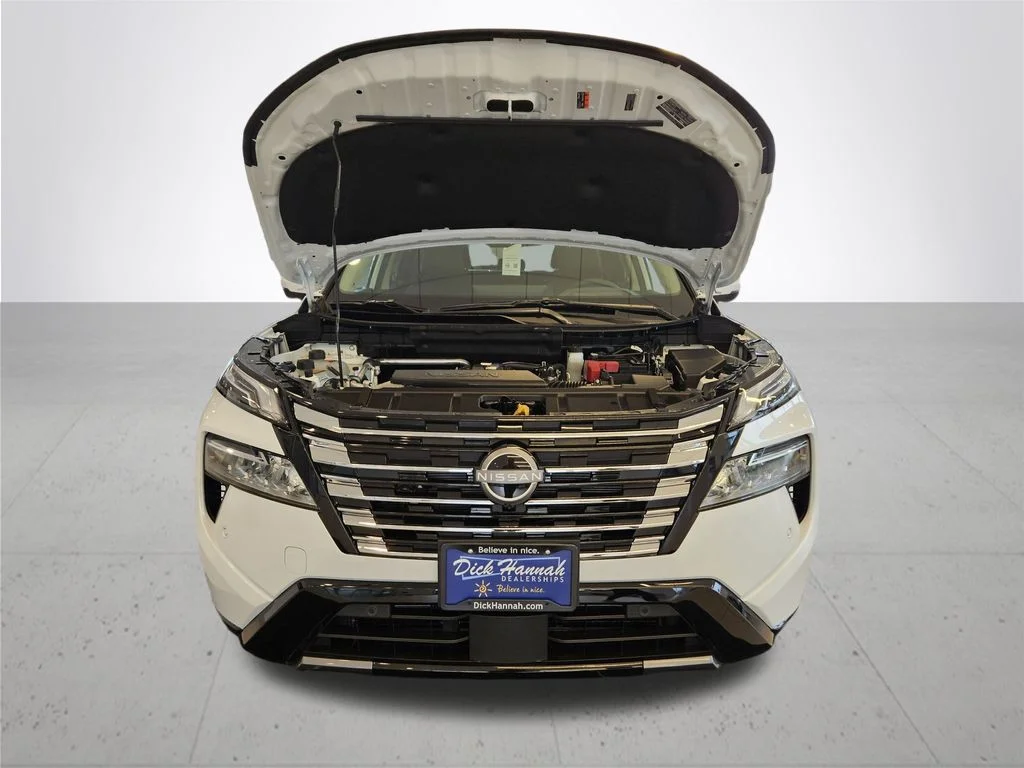 New 2026 Everest White Pearl TriCoat Nissan Platinum image 4