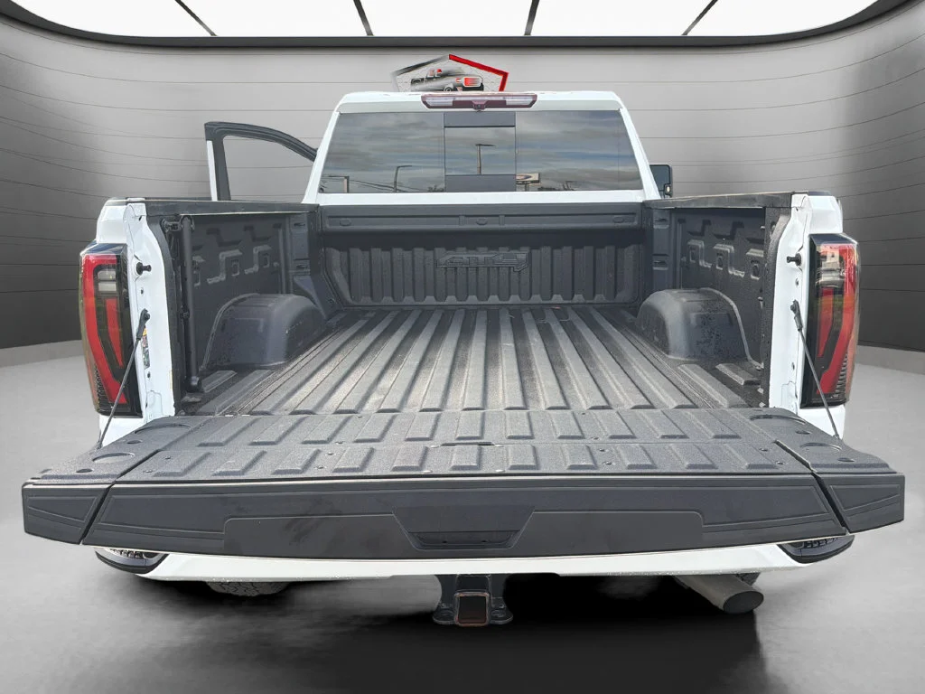 Used 2024 White GMC AT4 image 14