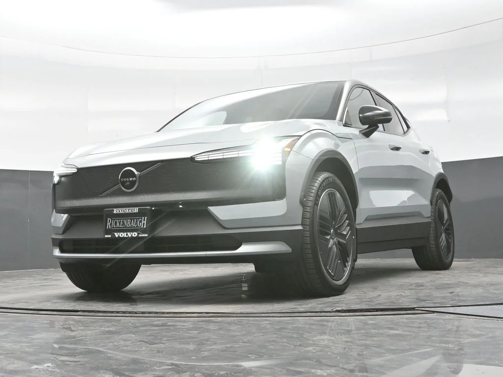 New 2026 Vapour Grey Volvo Twin Motor Cross Country Ultra image 26