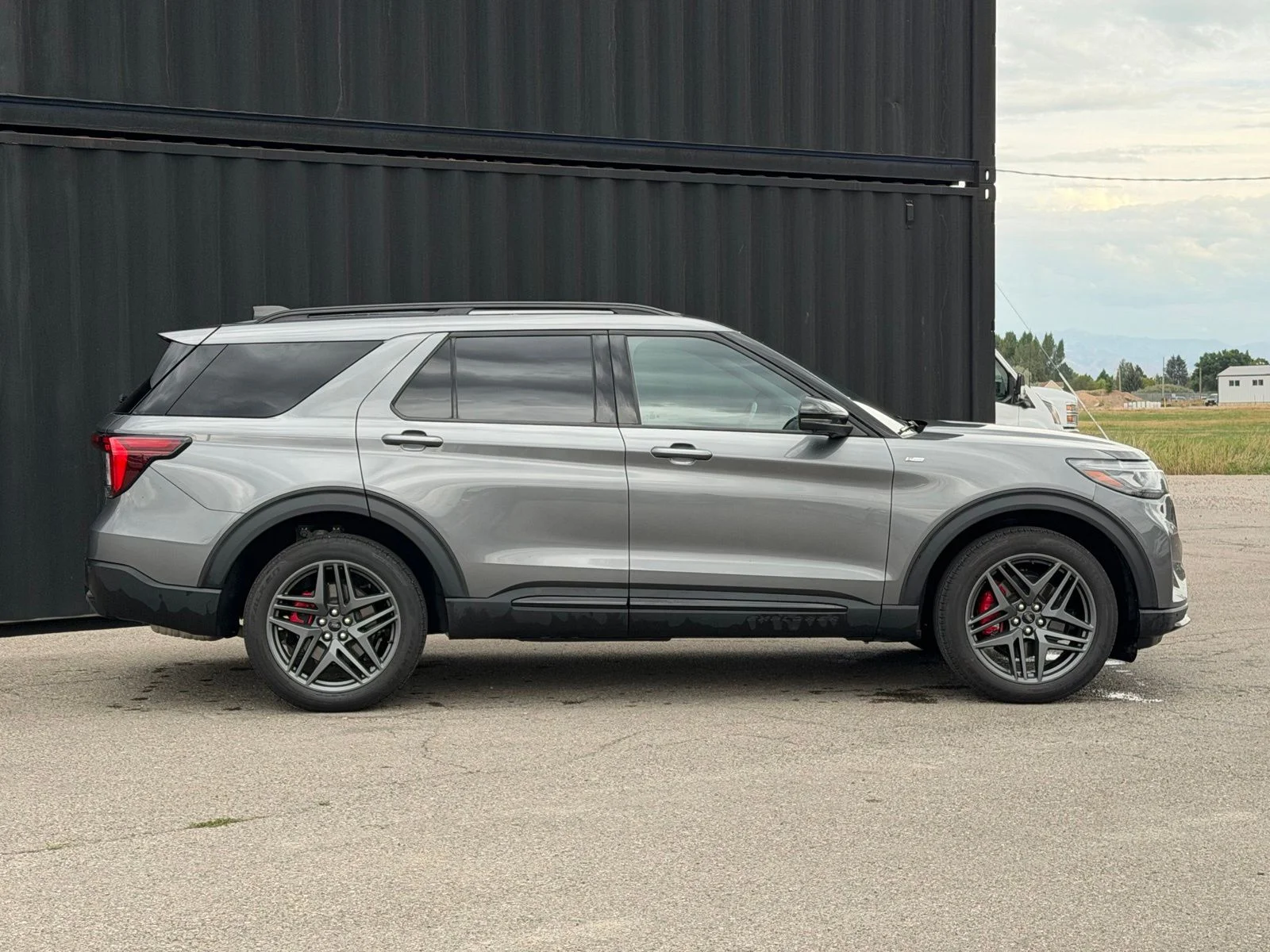 Used 2025 Gray Ford ST-Line image 6