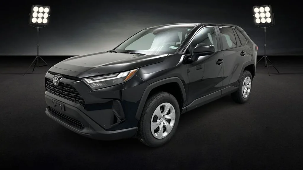 2024 Toyota RAV4 LE AWD's photo