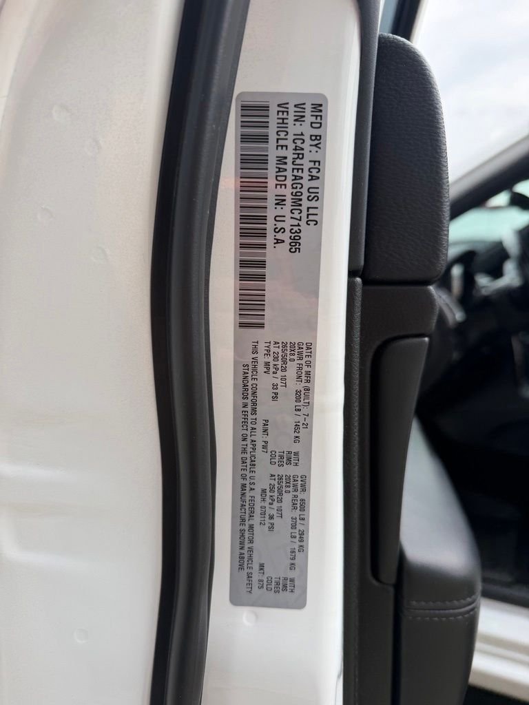 Used 2021 White Jeep Laredo X image 20