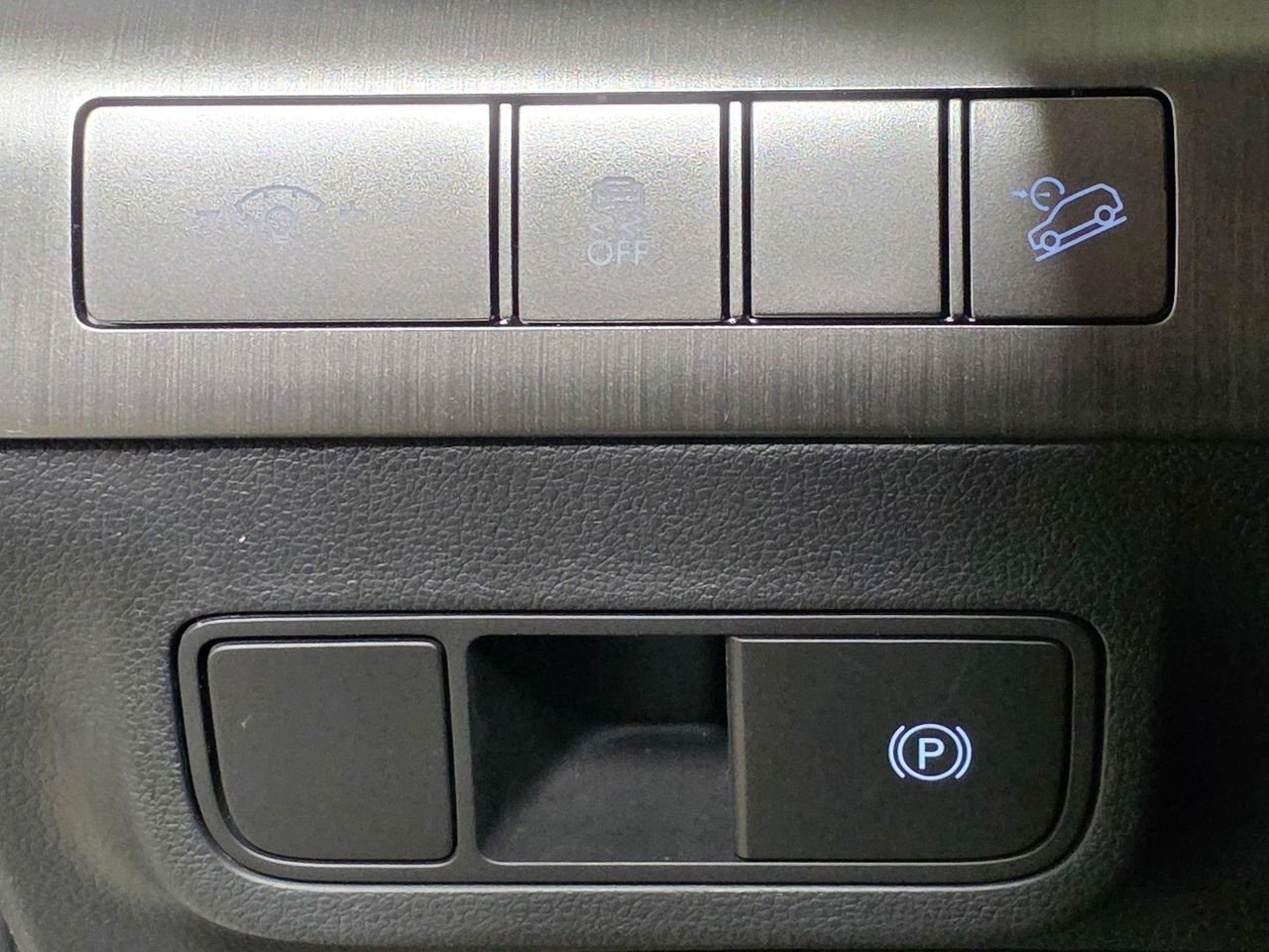 New 2027 C5g Hyundai SE FWD image 33