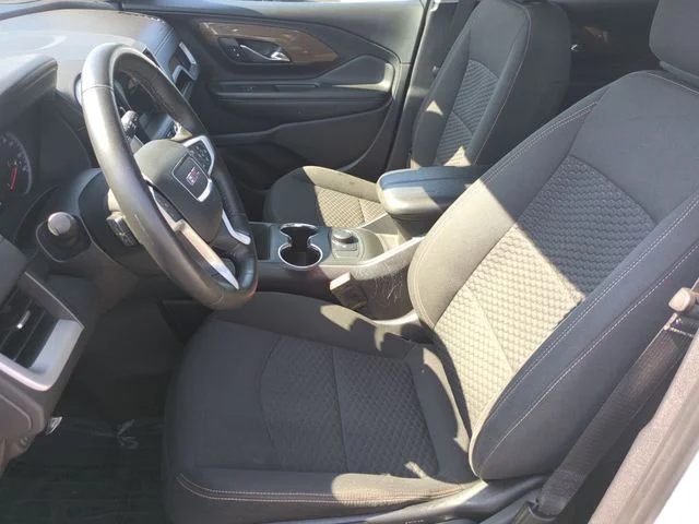 Used 2018 White GMC SLE image 11